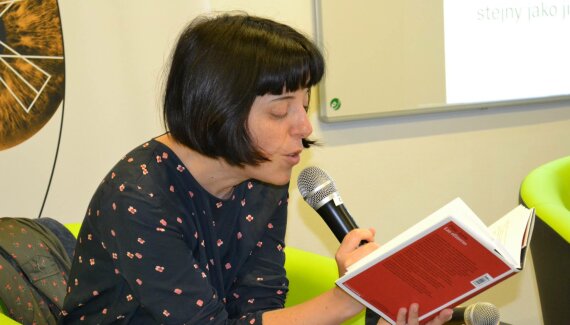 Pilar Adón: Pro čtení je nejlepší sedět někde v rohu a být sám